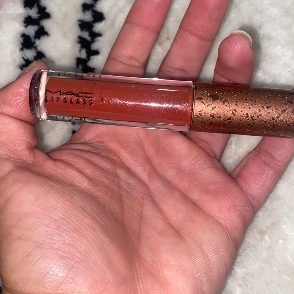 Mac Cosmetics Lipglass Limited edition in Would You rather lounge